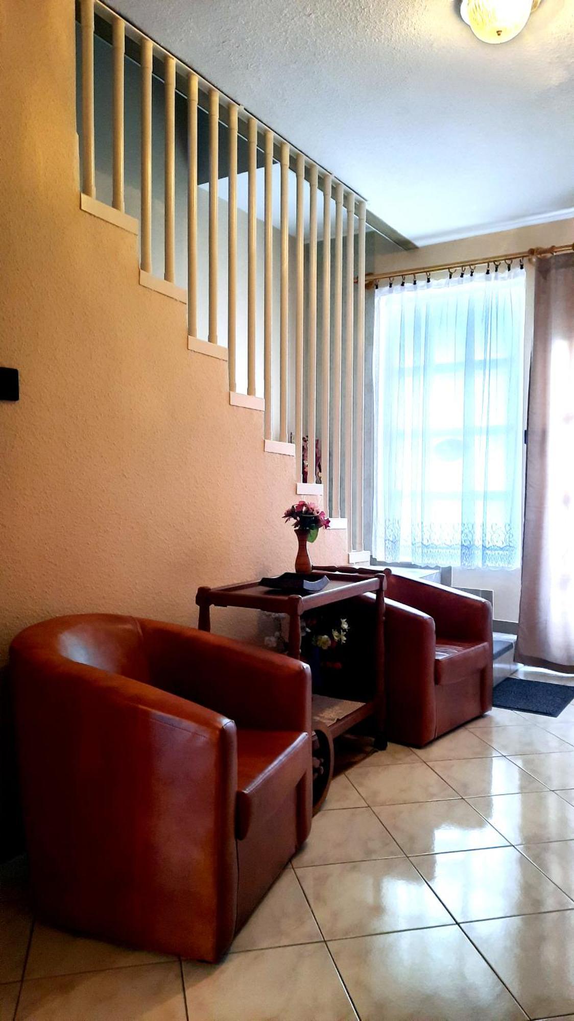 Leander Vendeghaz Hotel เจเนชดิแอช ภายนอก รูปภาพ