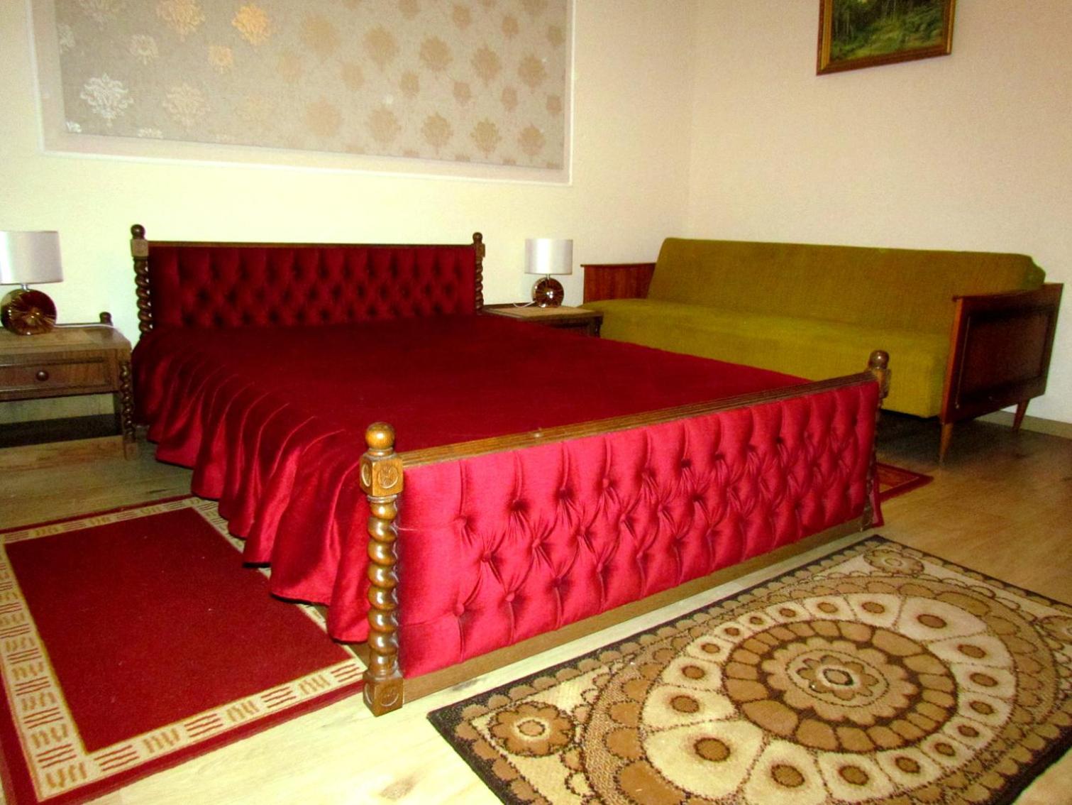 Leander Vendeghaz Hotel เจเนชดิแอช ภายนอก รูปภาพ